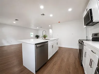 9212 N Brooks St – Tampa, FL 33612